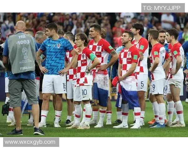 足球明星齐聚一堂精彩瞬间高清合照尽显风采与魅力